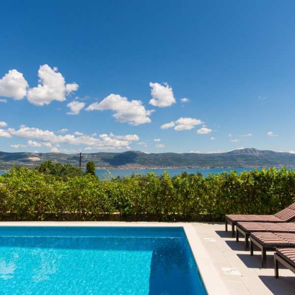 VILLA PIRAMIDA, Villa Piramida Slatine