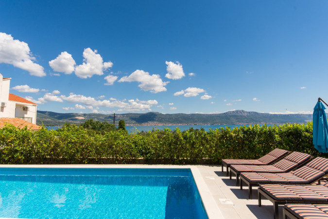 Villa Piramida, Villa Piramida Slatine