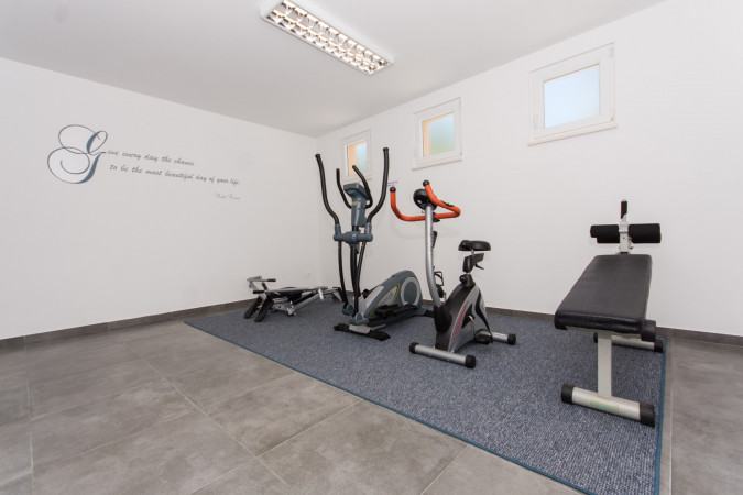 Villa Piramida, Villa Piramida Slatine