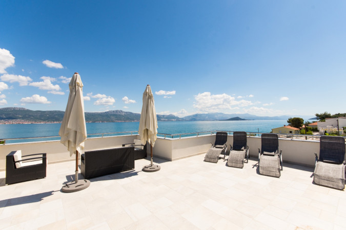 Villa Piramida, Villa Piramida Slatine