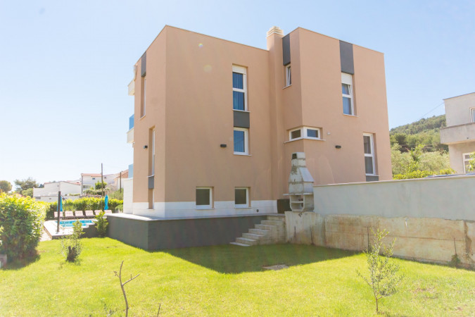 Villa Piramida, Villa Piramida Slatine