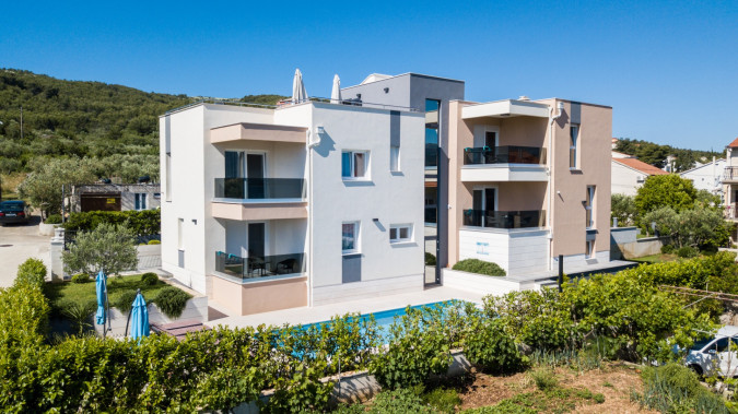 Villa Piramida, Villa Piramida Slatine