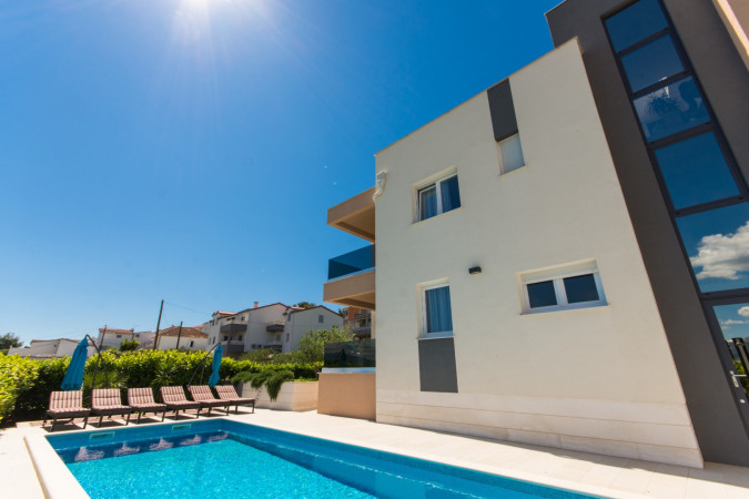 Villa Piramida, Villa Piramida Slatine