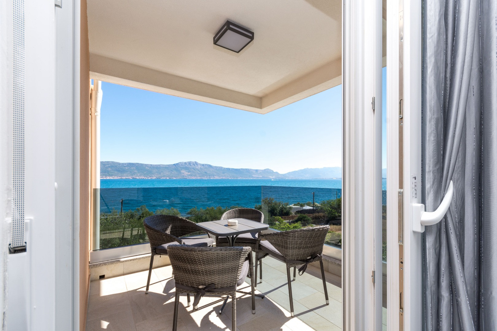 Villa Piramida - 50 steps to the beach — pool and panoramic sea view, Villa Piramida Slatine